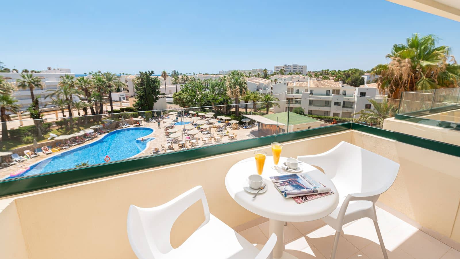 rooms-double-standard-pool-view-with-balcony