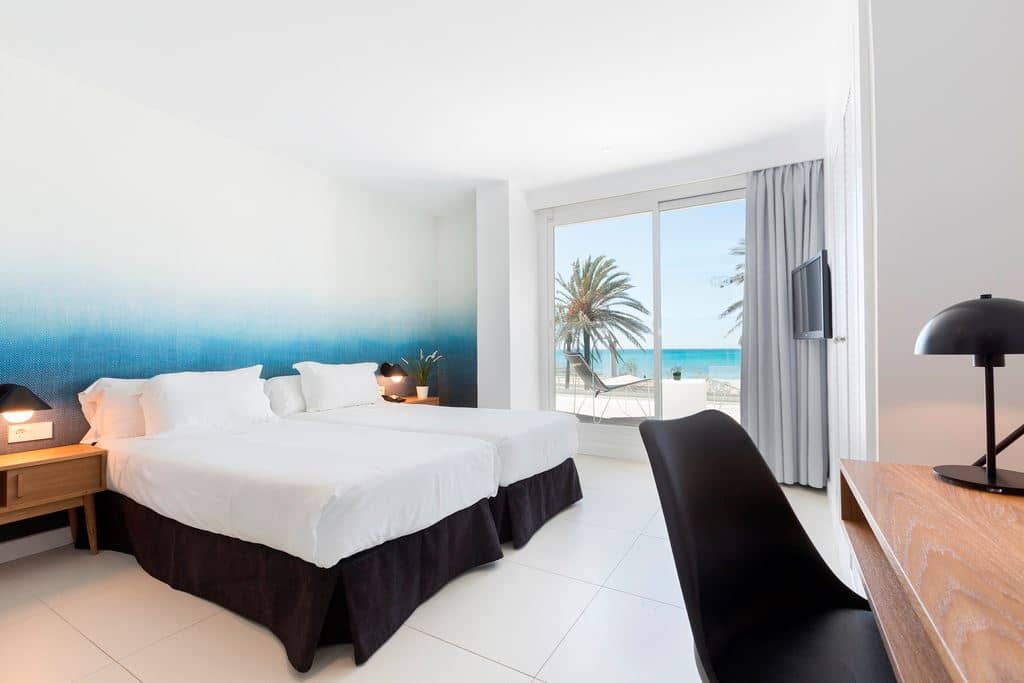 rooms-double-sea-front-balcony