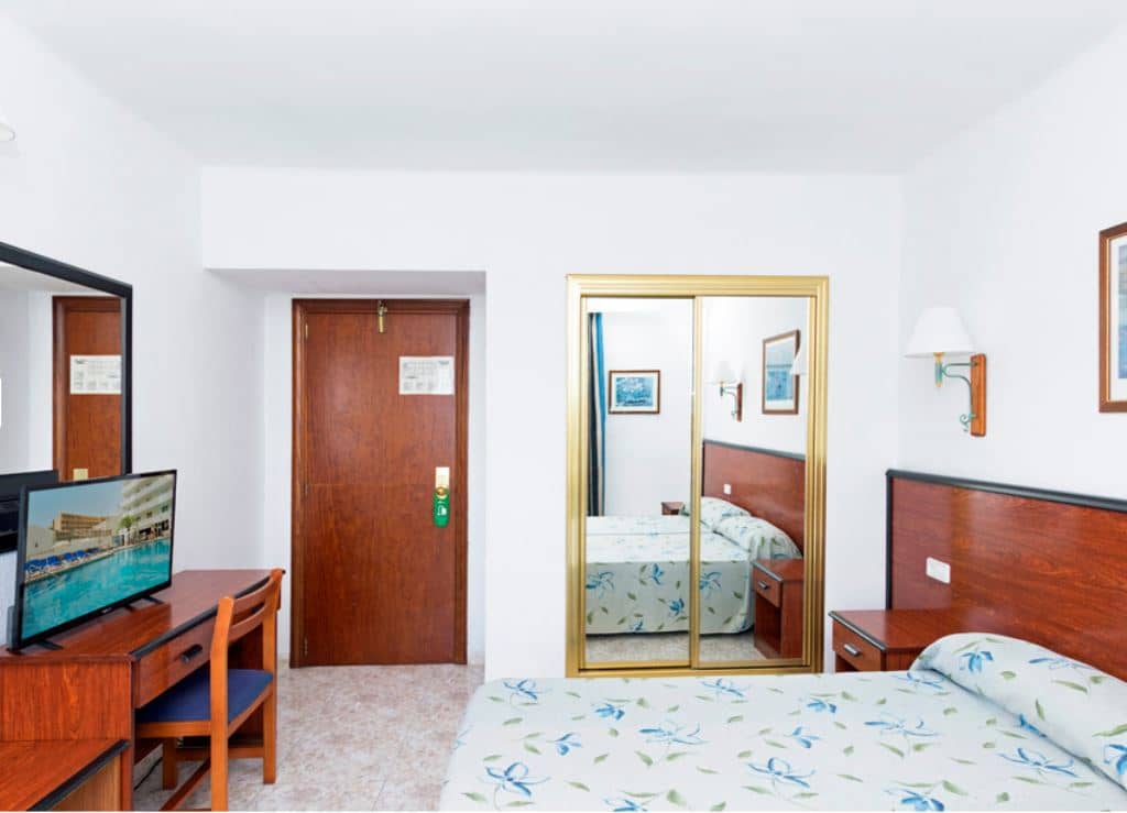 rooms-standard-room