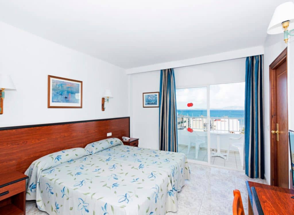 rooms-standard-room
