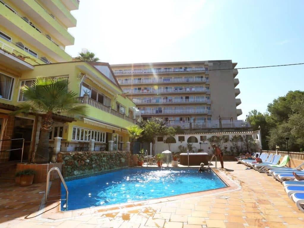 pools-outdoor-pool