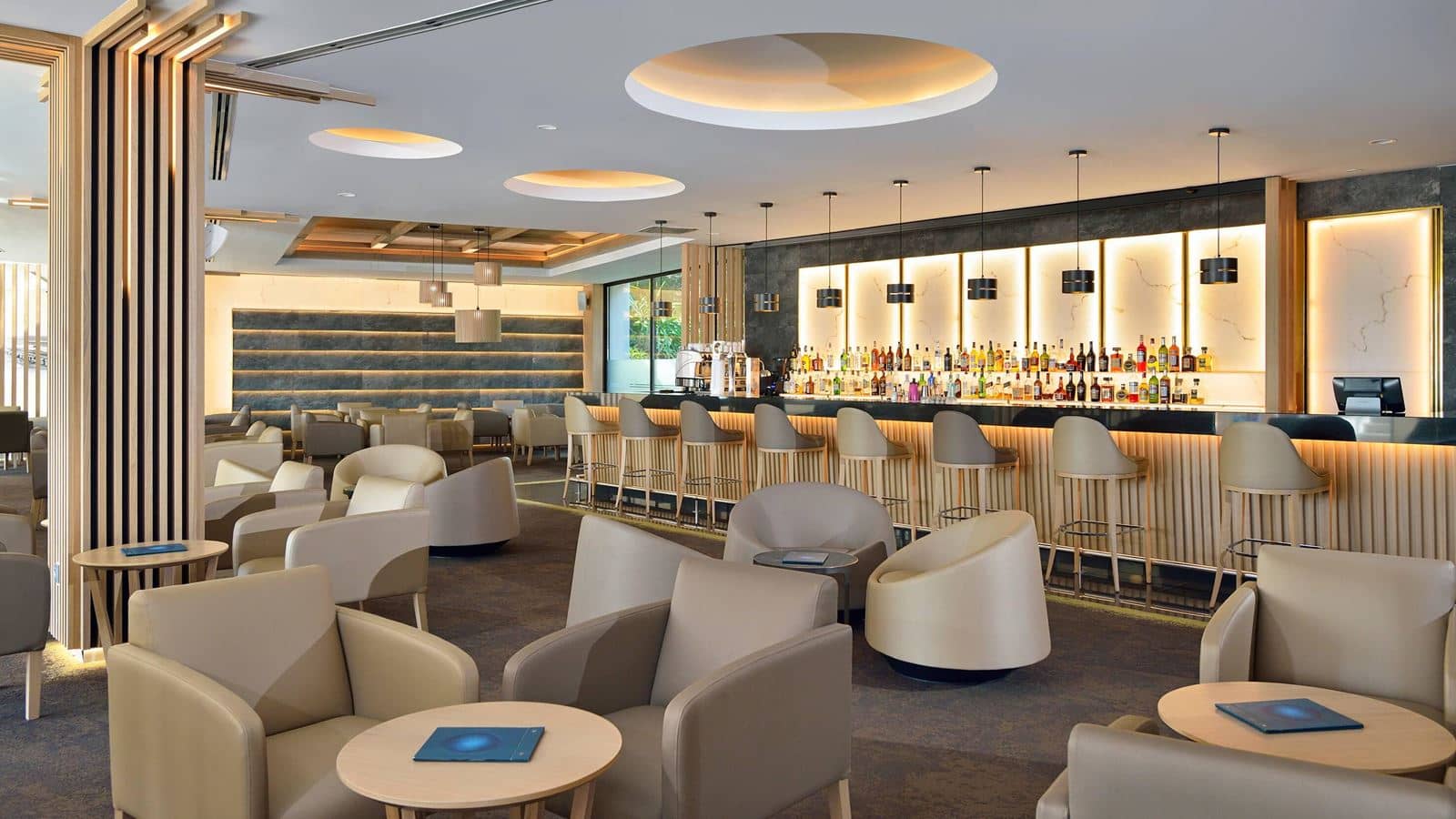 bars-sky--sea-rooftoop-bar