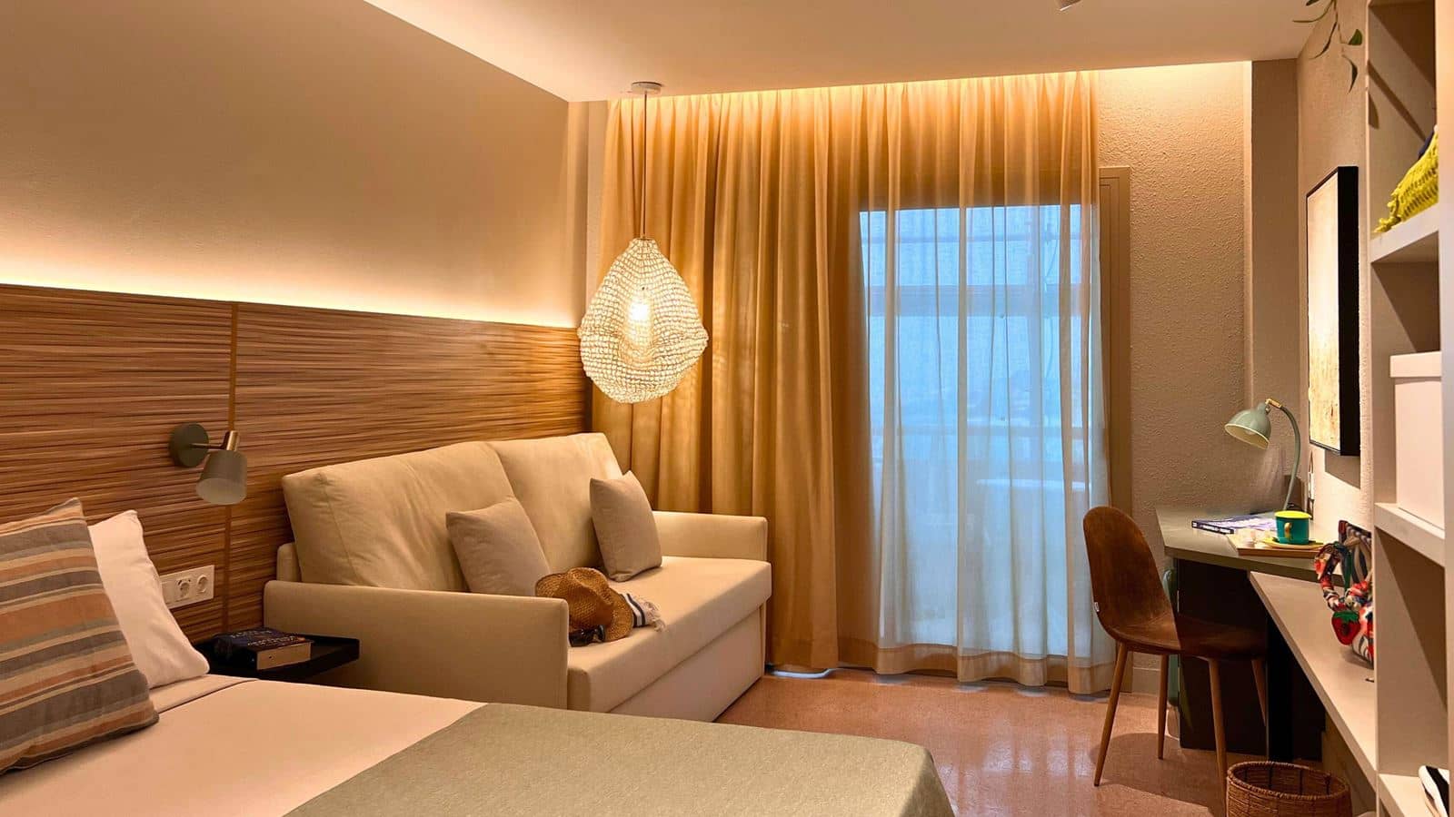 rooms-standard-room-sea-view-balcony-or-terrace