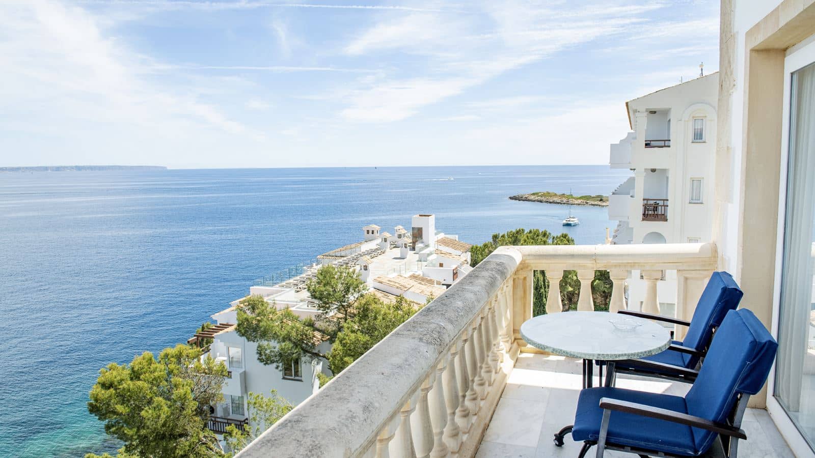 rooms-double-single-use-side-sea-view
