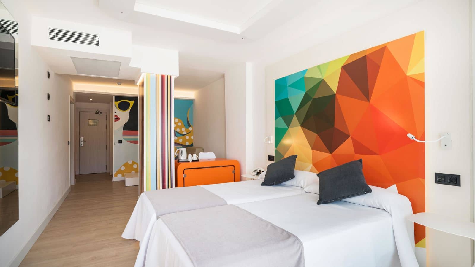 rooms-double-superior-pool-view