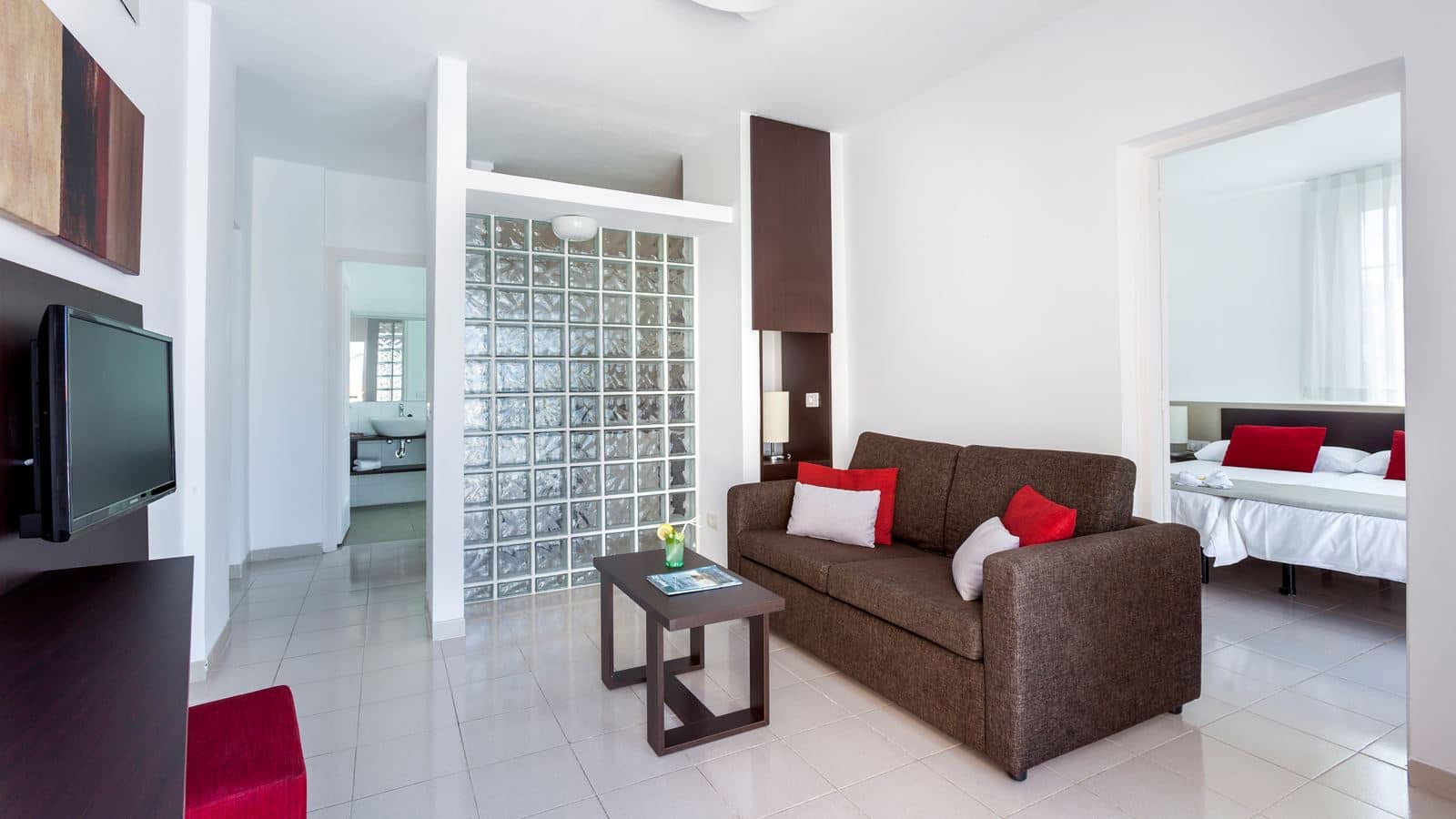 rooms-apartment-2-bedrooms-balcony-or-terrace