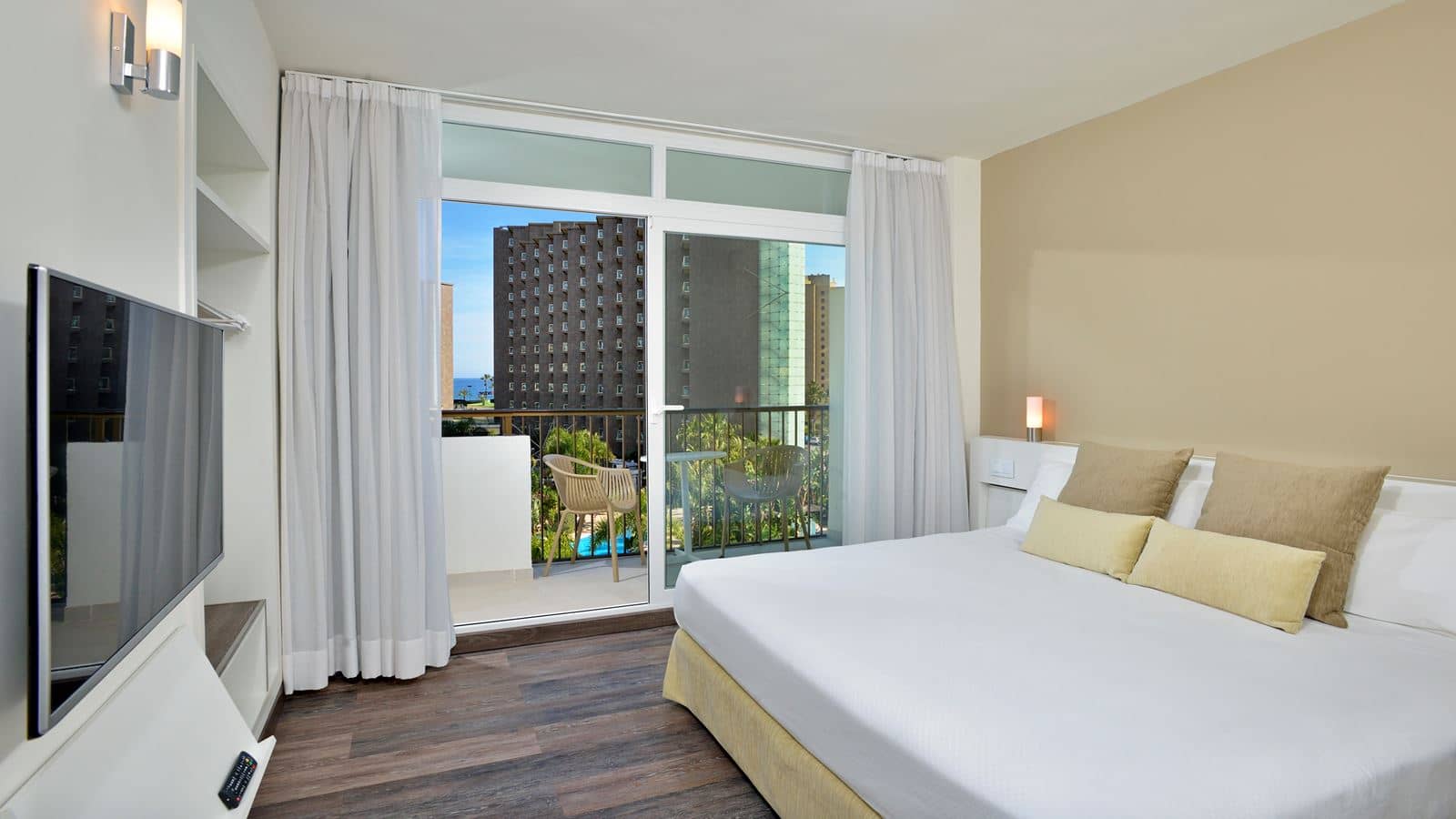rooms-family-suite-terrace