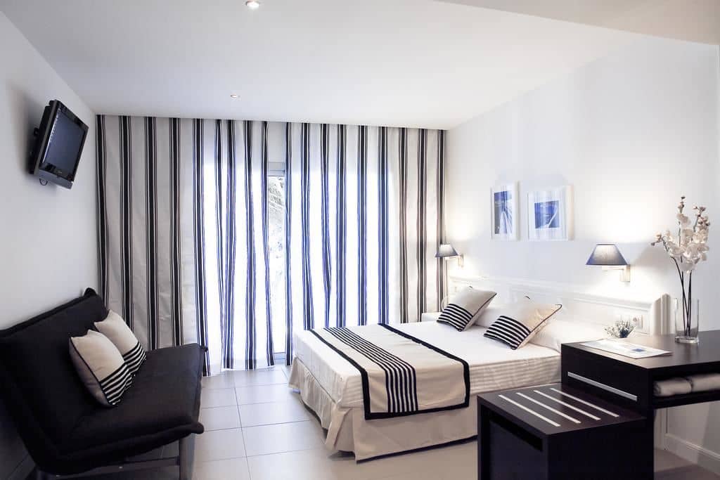 rooms-standard-room-balcony-or-terrace