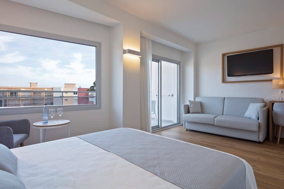 rooms-family-room