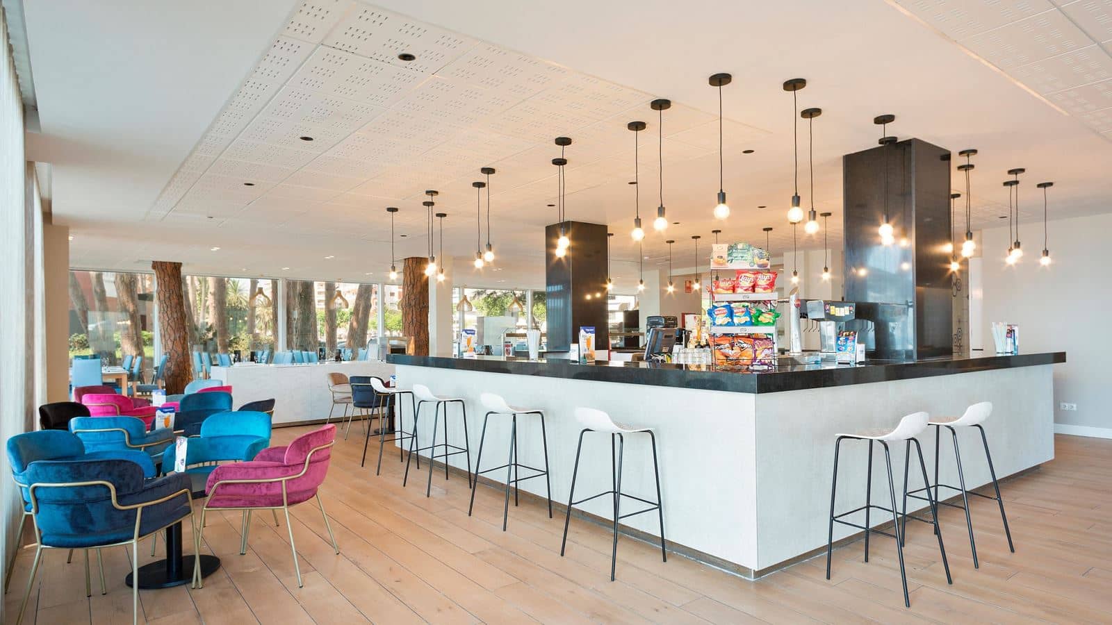 bars-main-bar