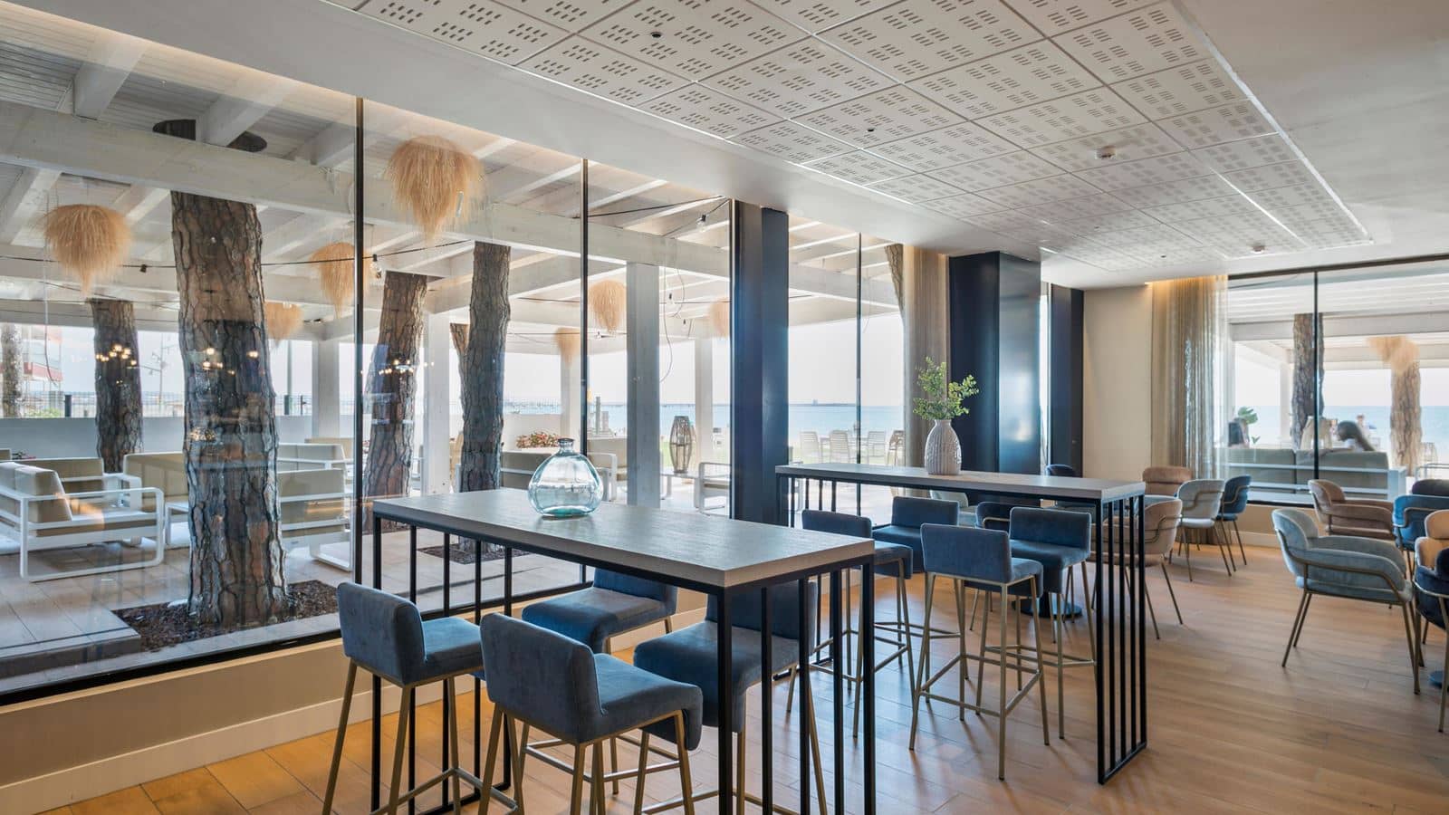 bars-main-bar