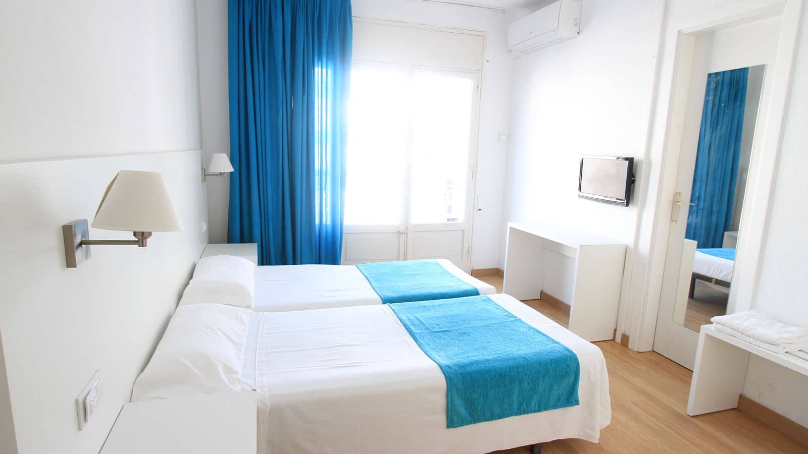 rooms-standard-room
