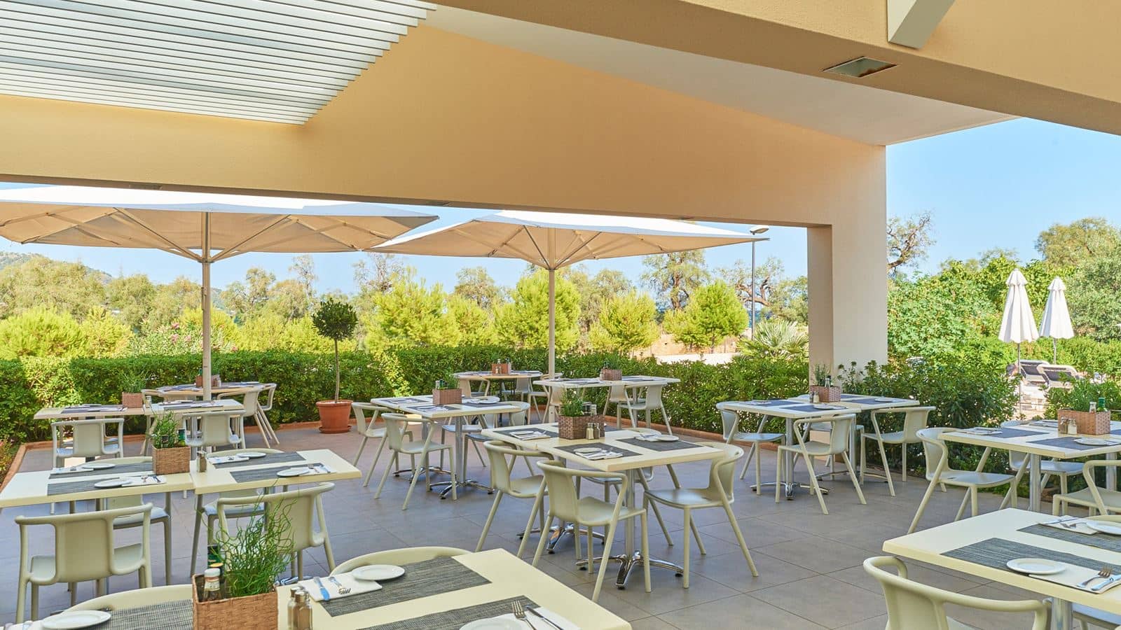 restaurants-antonios-kitchen--grill