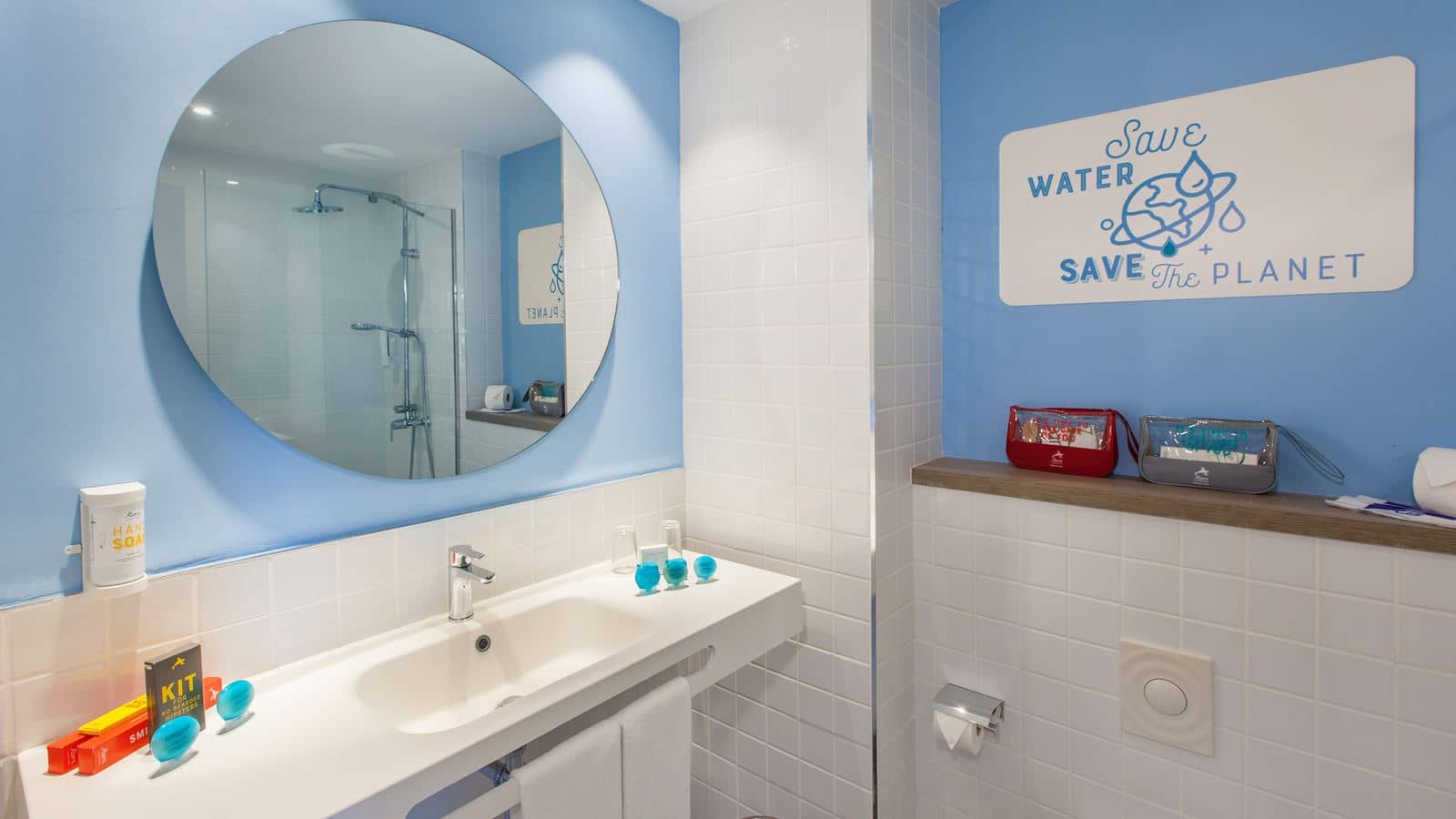 rooms-dde-deluxe-room-balcony-adults-only