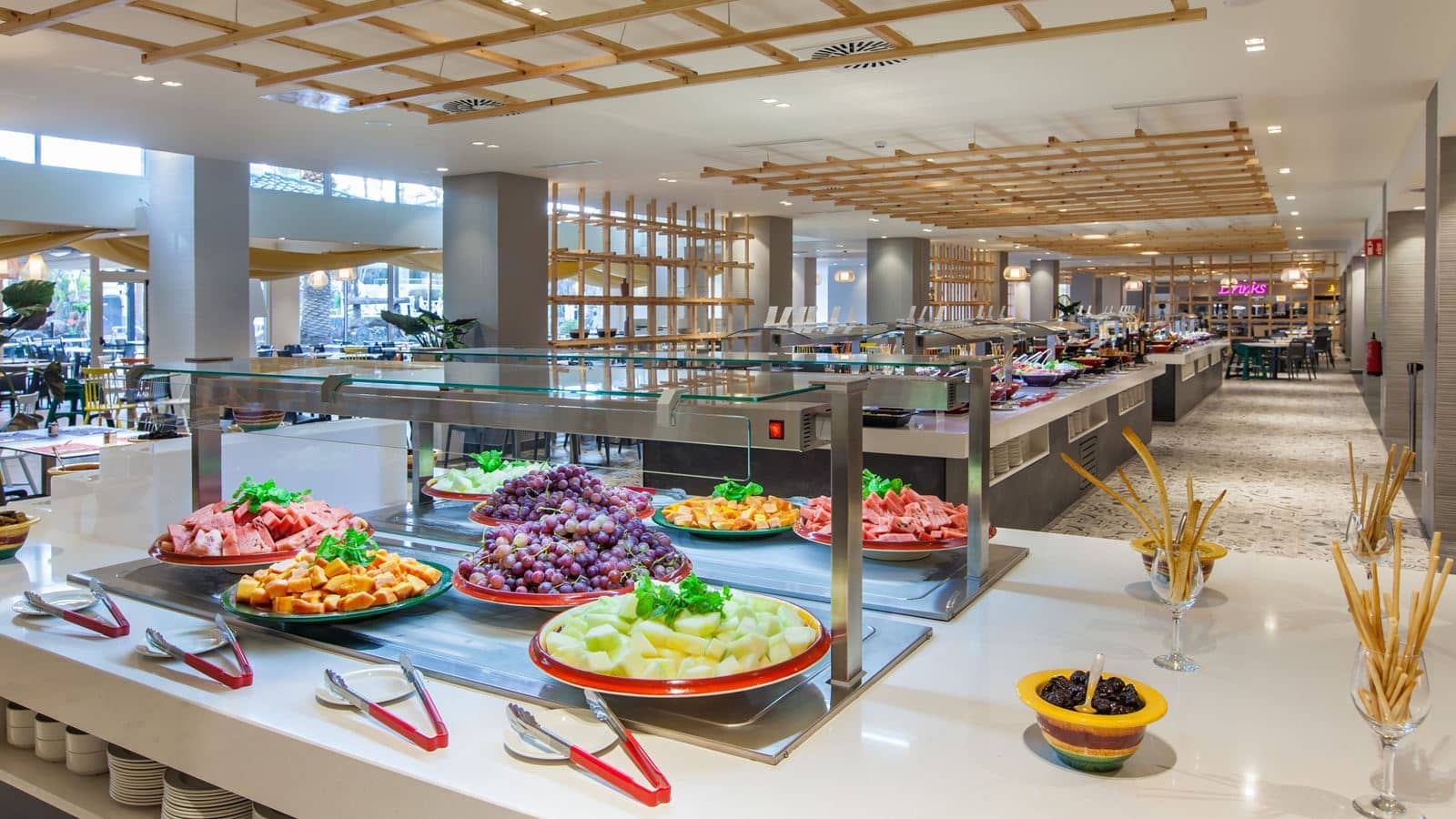 restaurants-breakfast-buffet