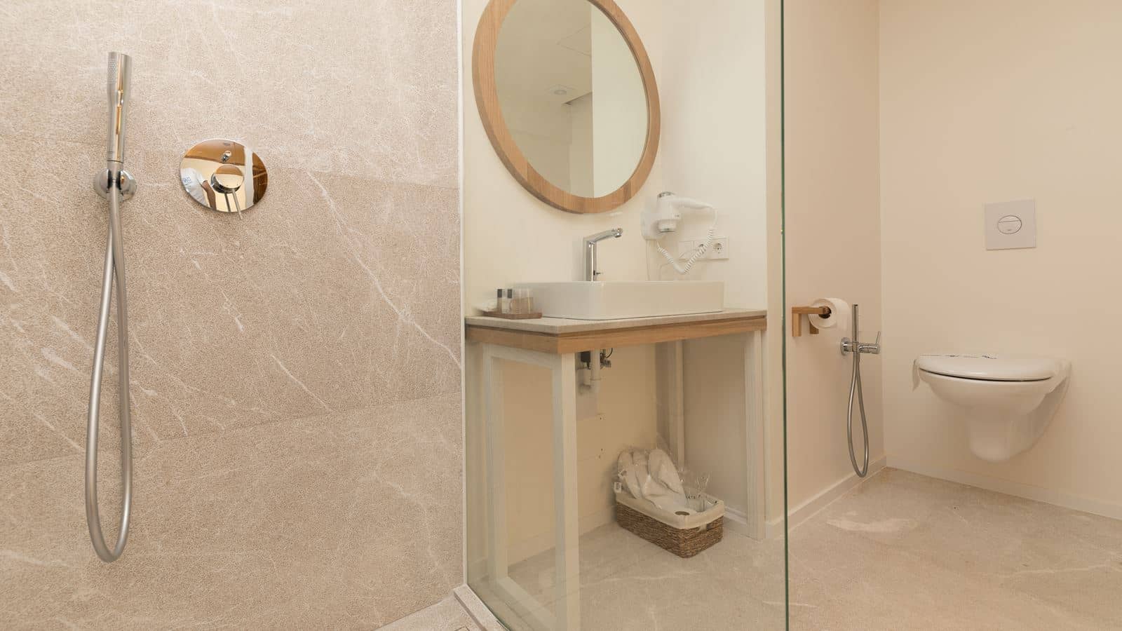 rooms-double-or-twin-deluxe