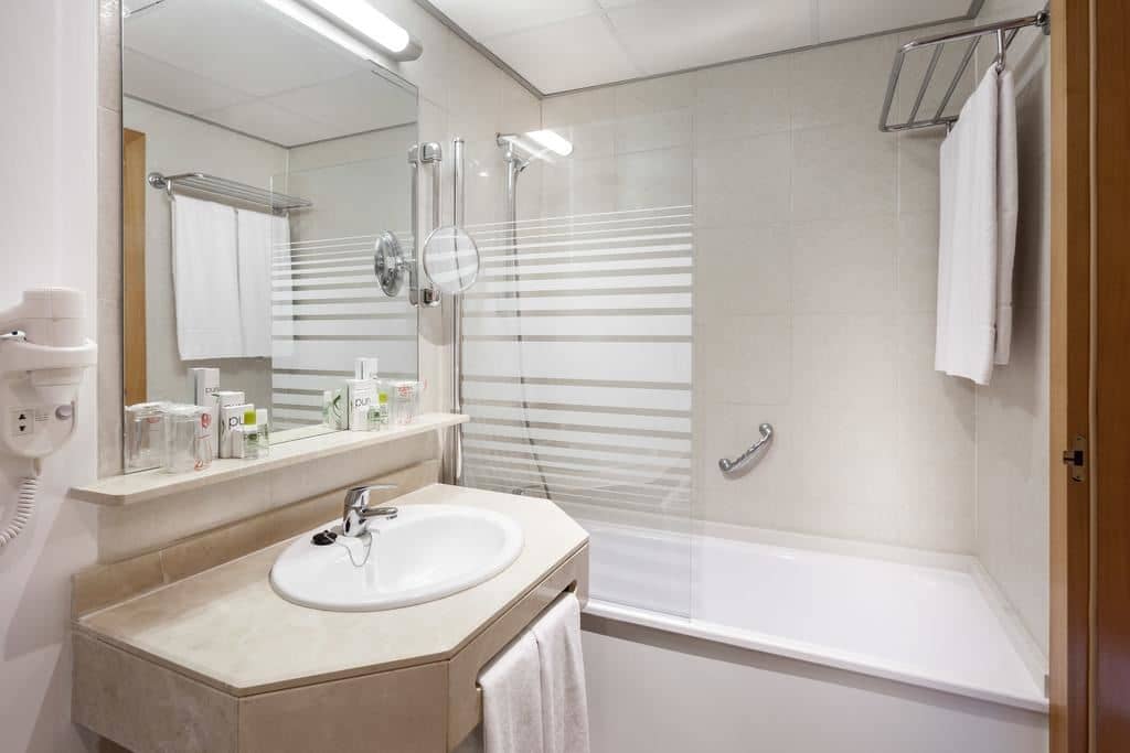 rooms-singleuse-standard-room-mountainview-balcony-or-terrace