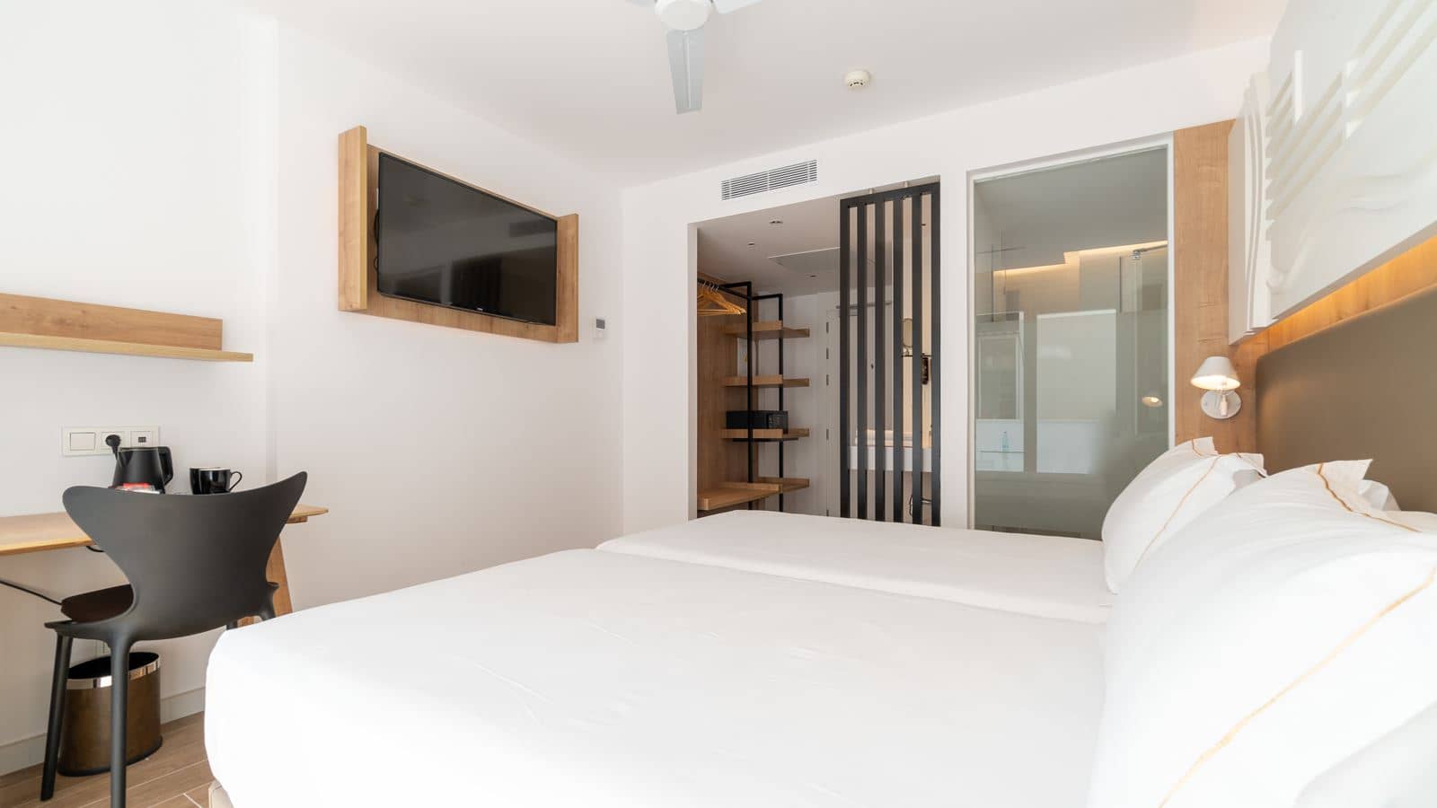 rooms-double-room-with-terrace