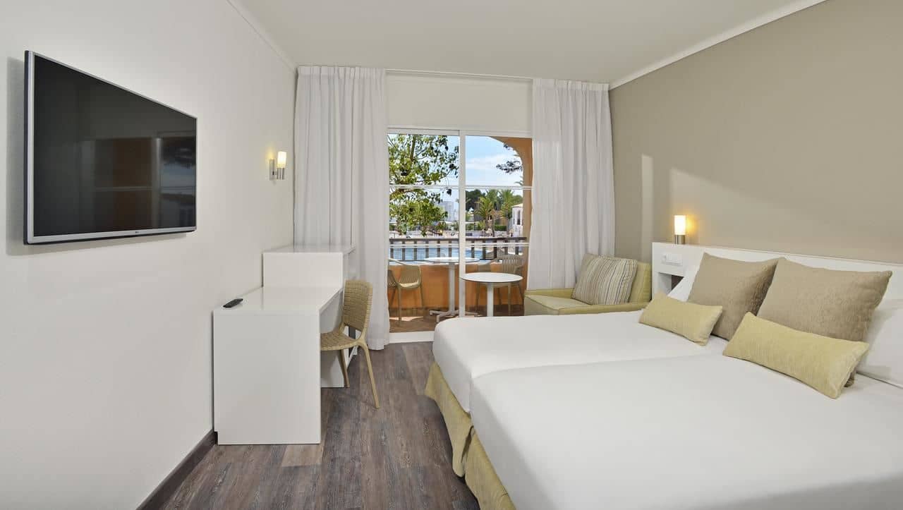 rooms-double-room-balcony-or-terrace