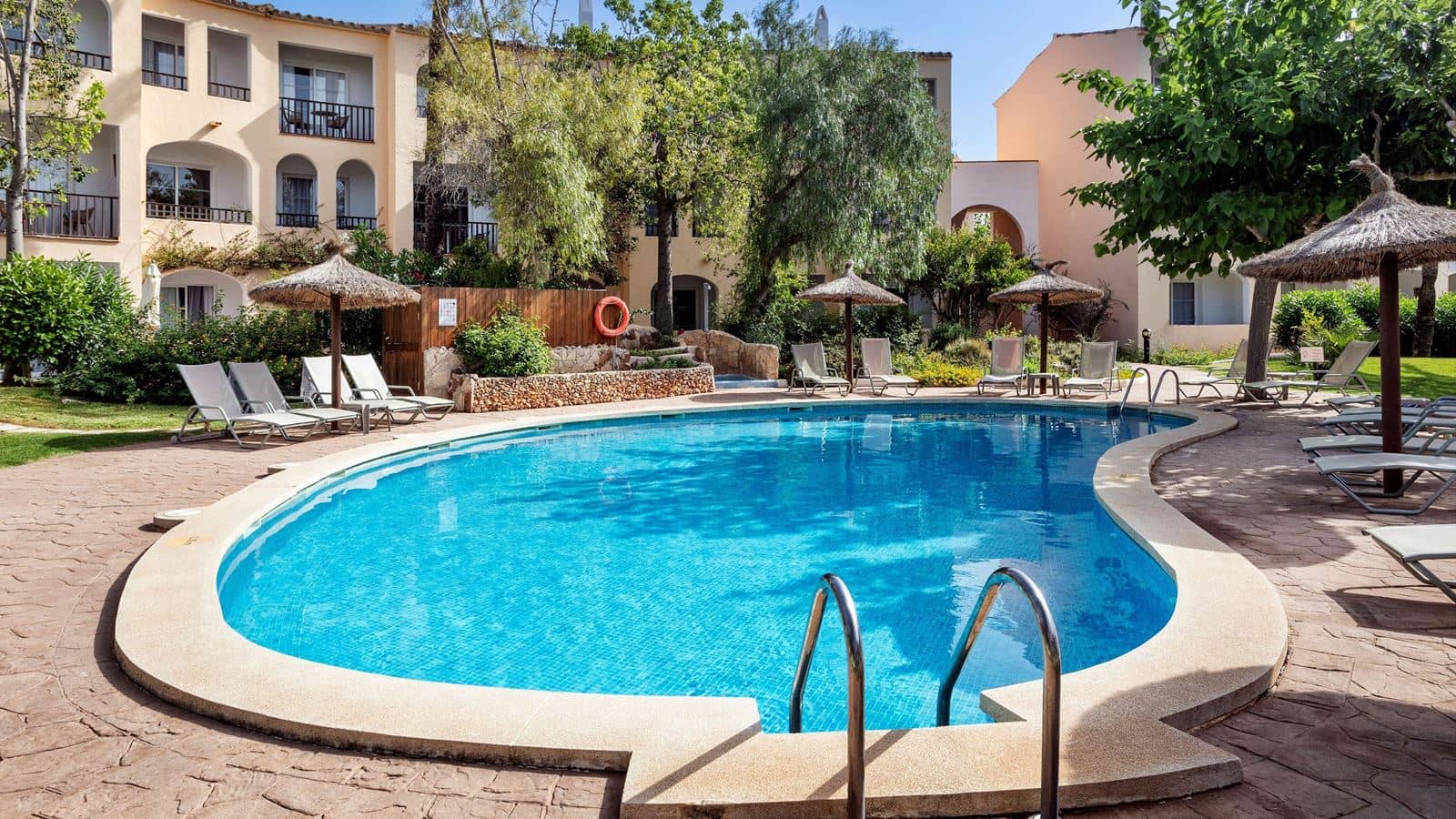 pools-outdoor-pool
