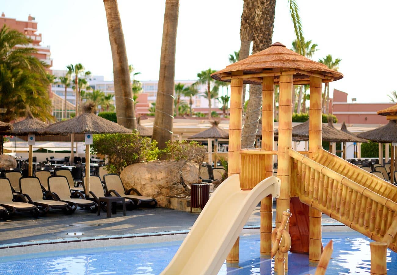 pools-outdoor-childrens-pool