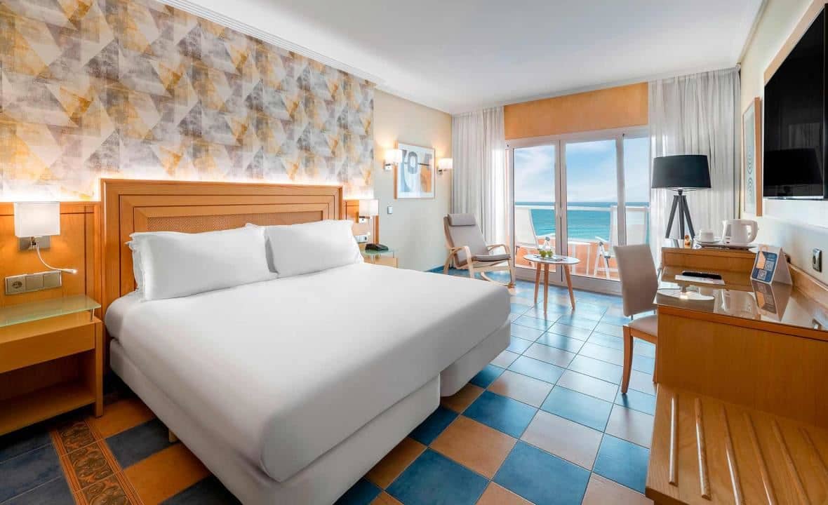 rooms-dbl-gv-double-garden-view-with-balcony-or-terrace