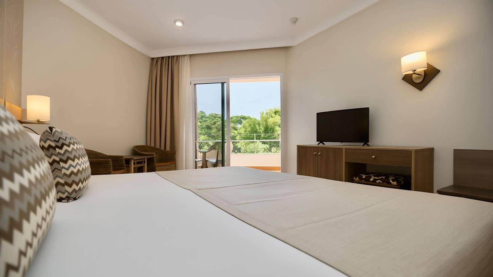 rooms-economy-room
