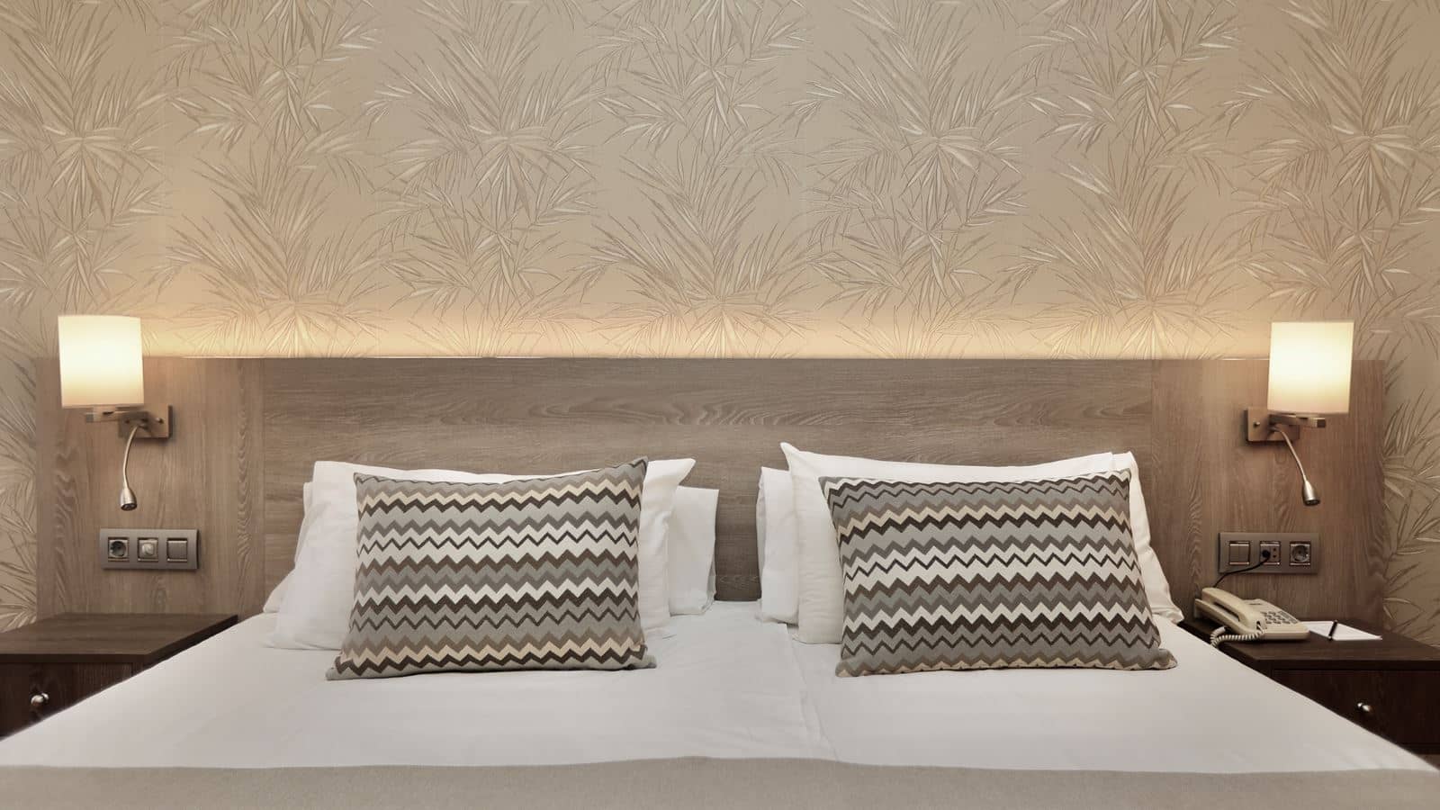 rooms-double-standard-room-single-use-with-balcony-or-terrace