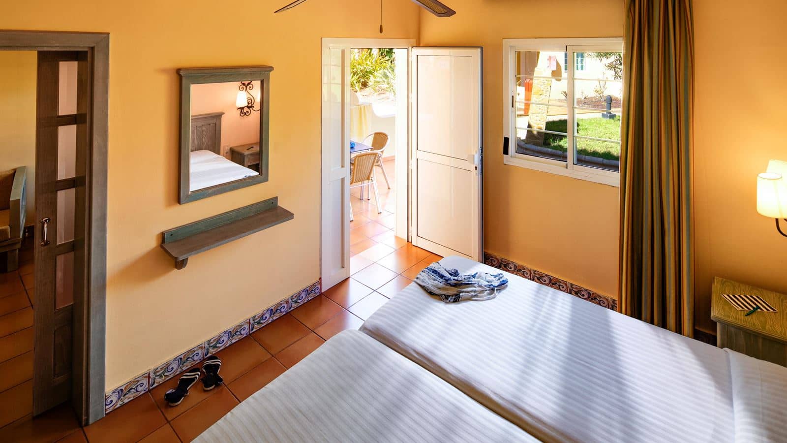 rooms-double-room-with-balcony-or-terrace