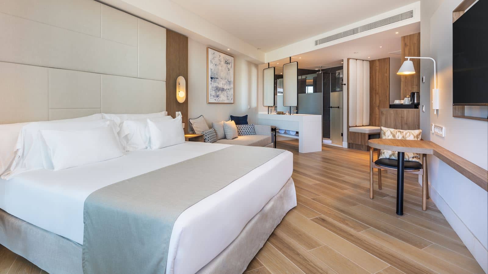 rooms-deluxe-room-parcial-sea-view