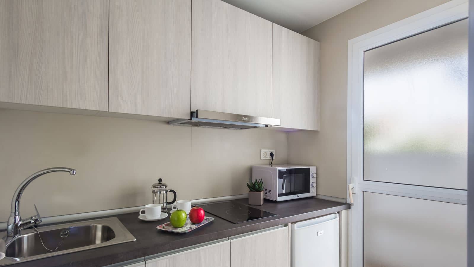 rooms-junior-suite-terraza-with-kitchenette