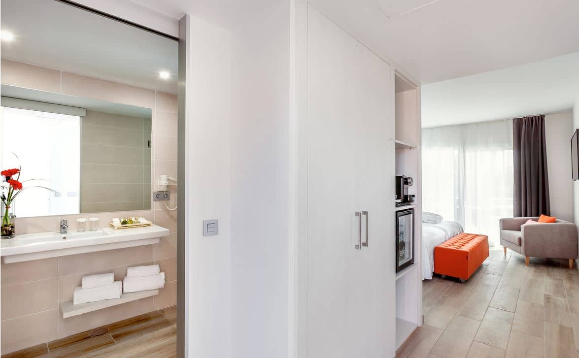 rooms-suite-balcony-or-terrace
