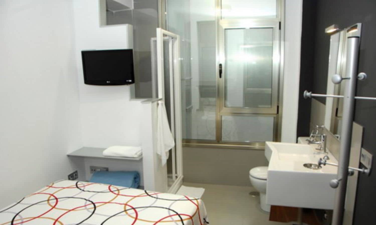 rooms-single-room