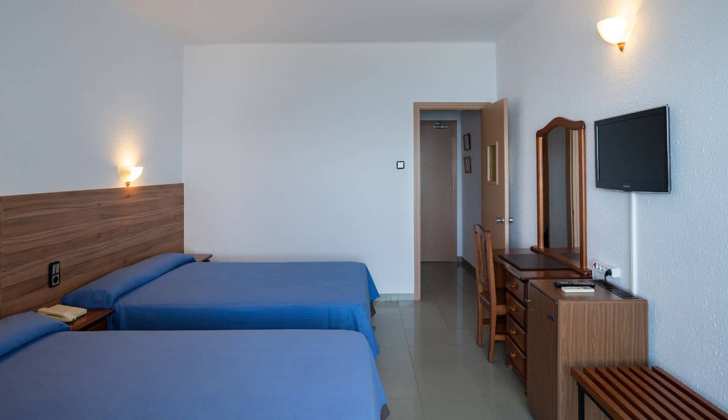 rooms-triple-standard-room