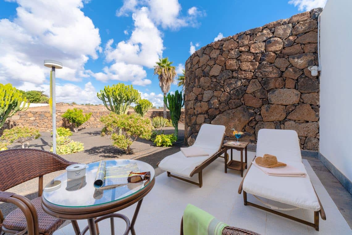 rooms-suite-balcony-or-terrace