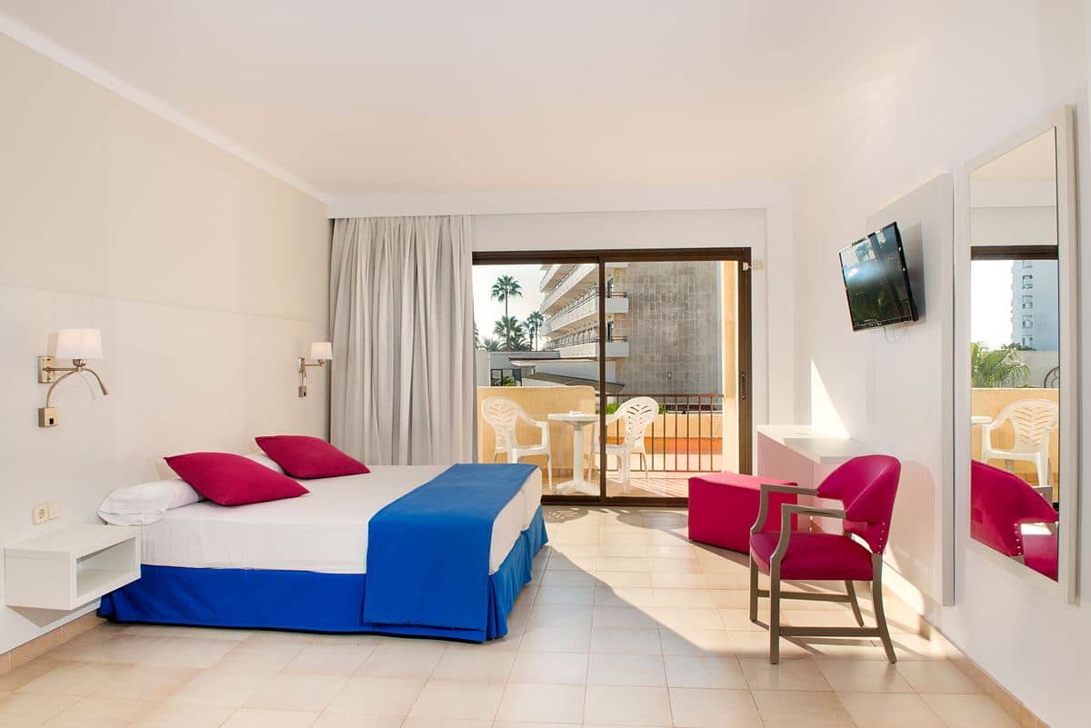 rooms-db--twin-room-with-balcony-or-terrace
