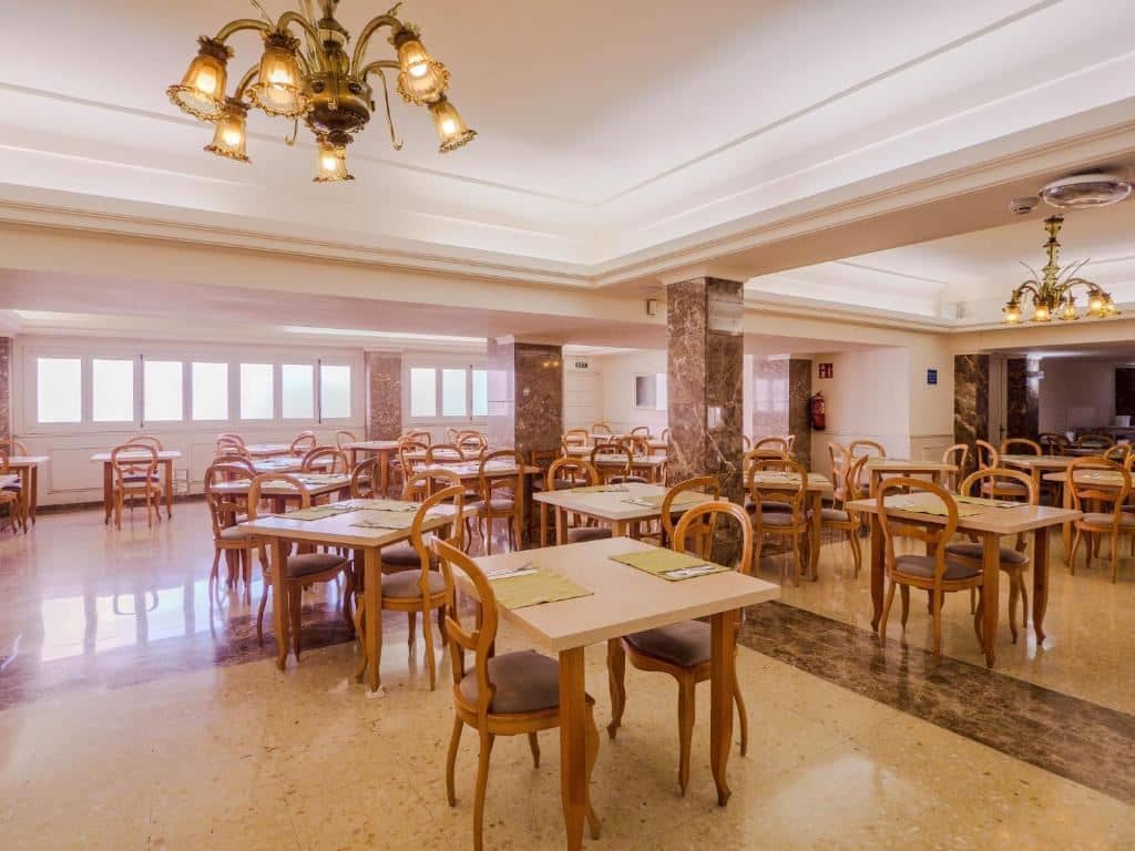 restaurants-restaurants
