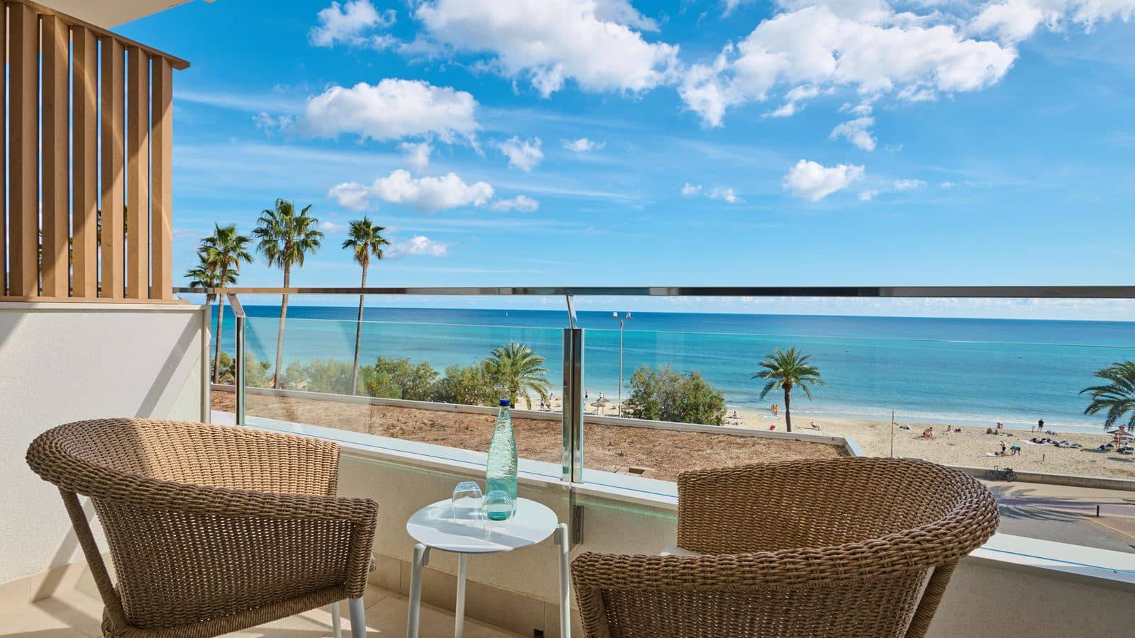 rooms-doble-sea-view-with-balcony