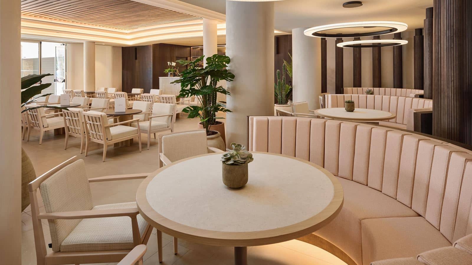 bars-lobby-barpool-bar