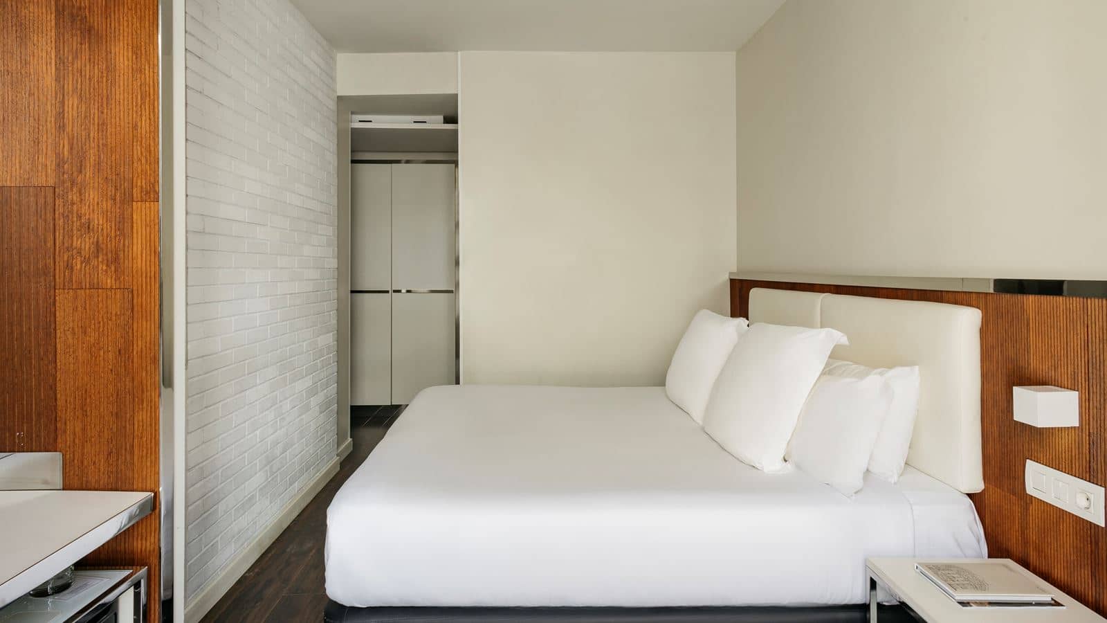 rooms-double-single-use-executive