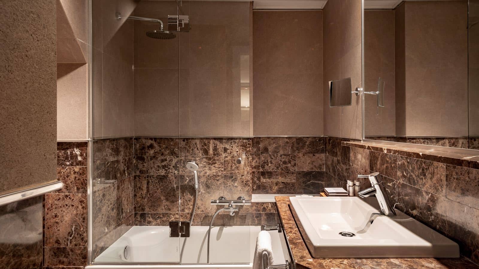 rooms-double-single-use-executive