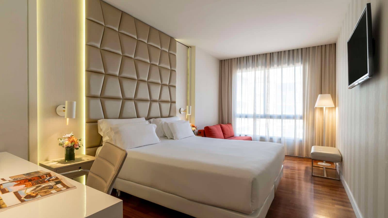 rooms-family-room-capacity-4