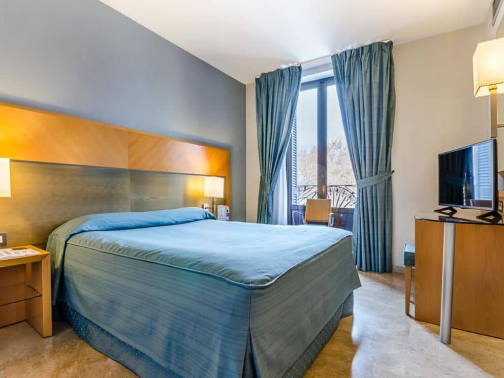 rooms-twin-room