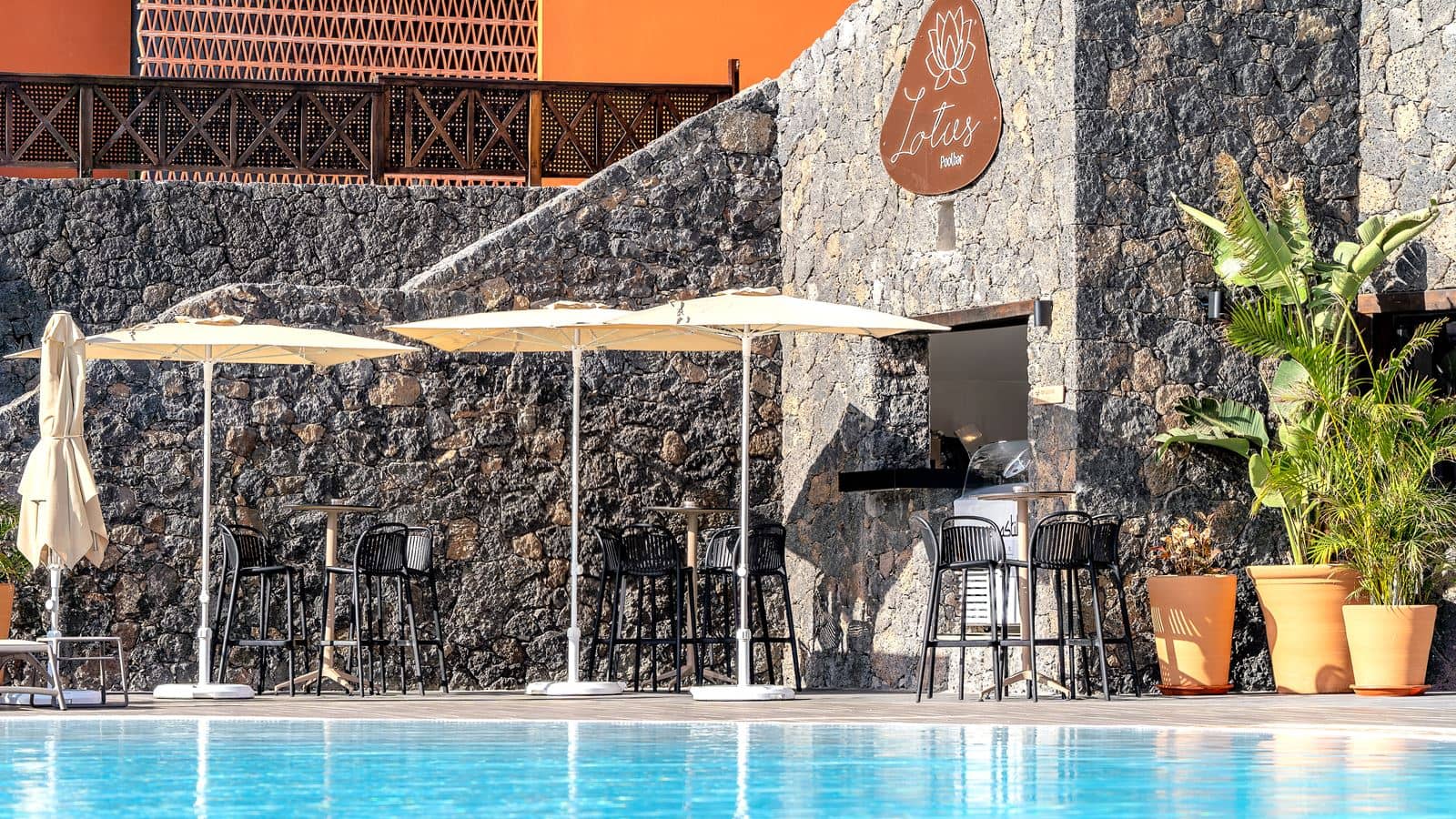 restaurants-pool-bar