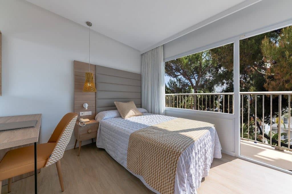 rooms-single-room