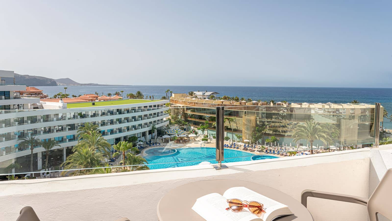 rooms-standard-twin-sea-view-with-balcony