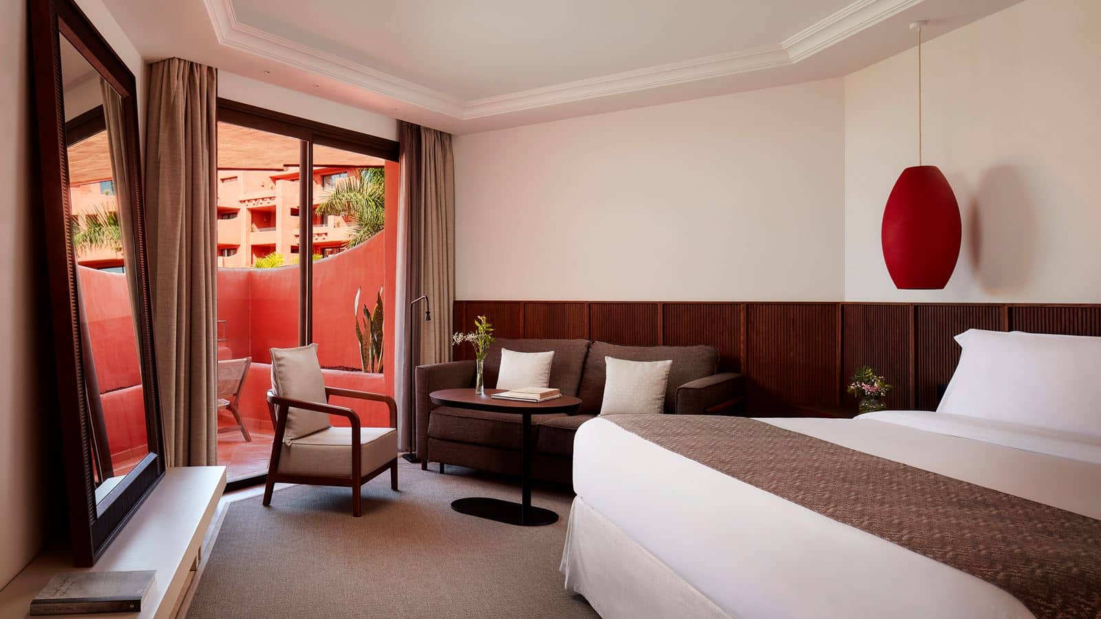 rooms-grand-deluxe-garden-view-room-with-balcony