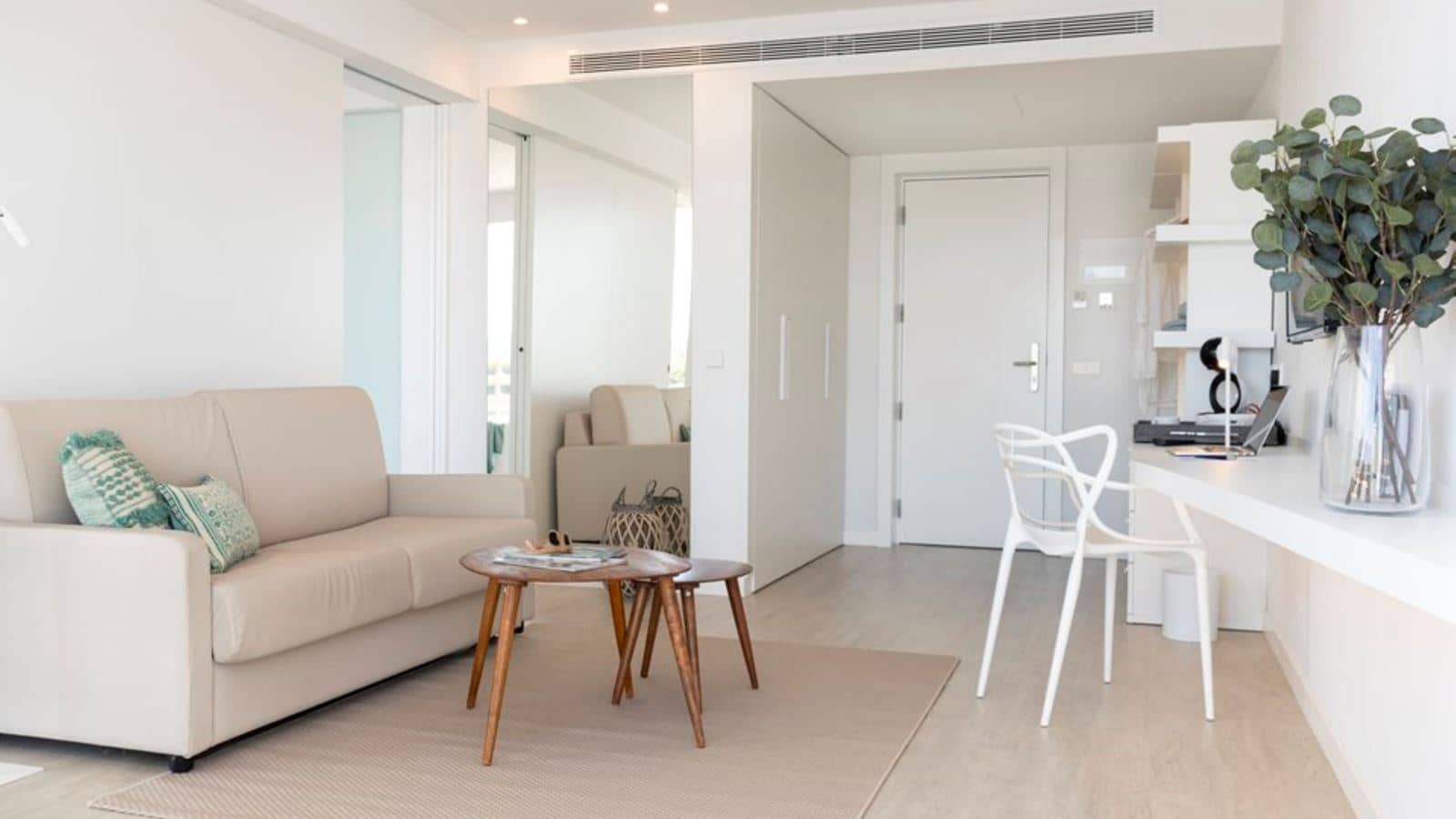 rooms-suite-garden-view