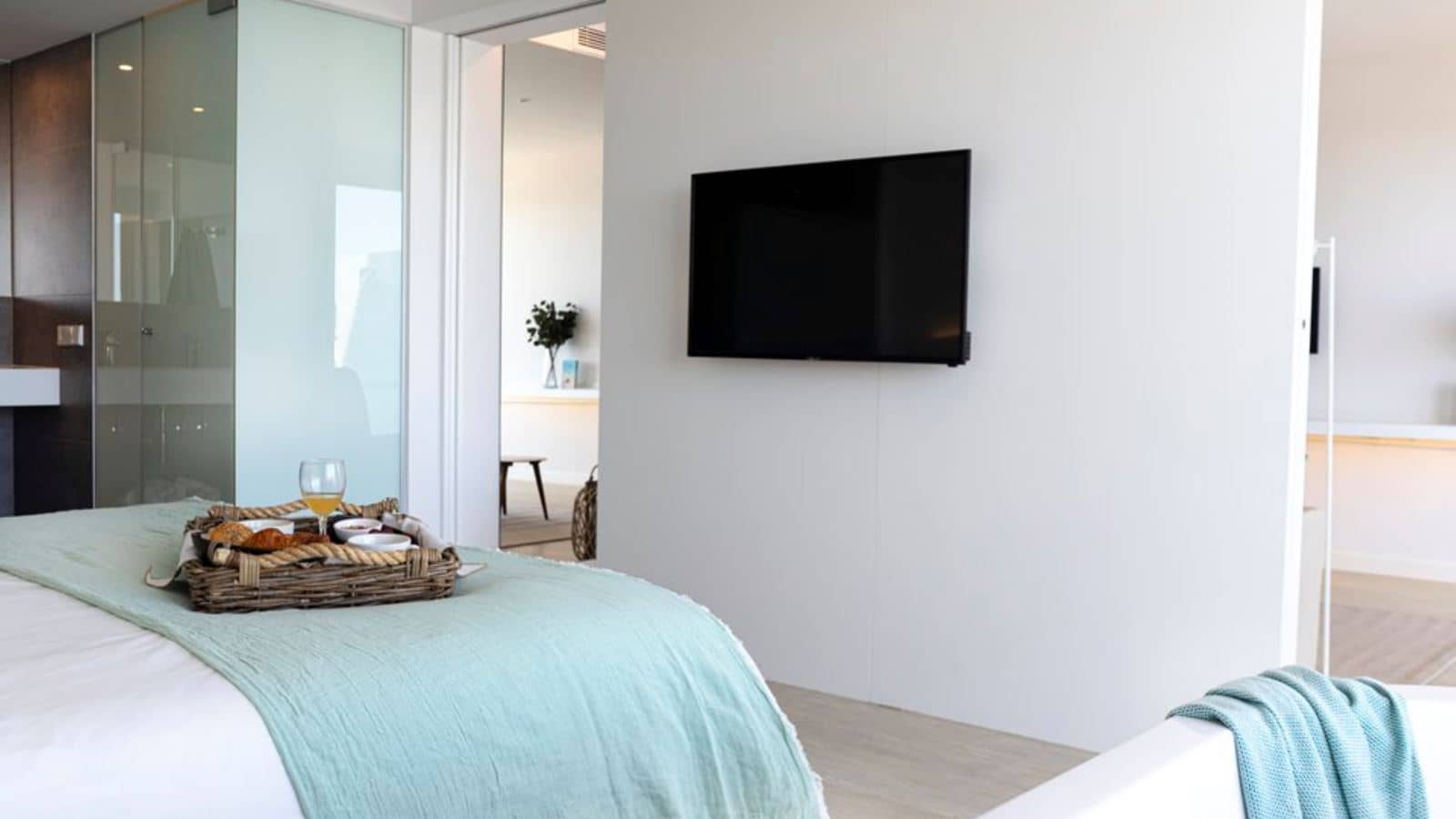 rooms-suite-garden-view