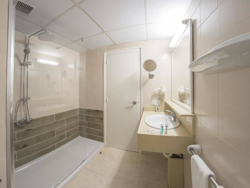 rooms-standard-room-balcony-or-terrace
